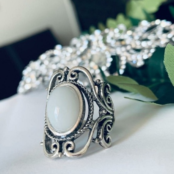 Jewelry - Silver Vintage Opal Ring Sz/7
